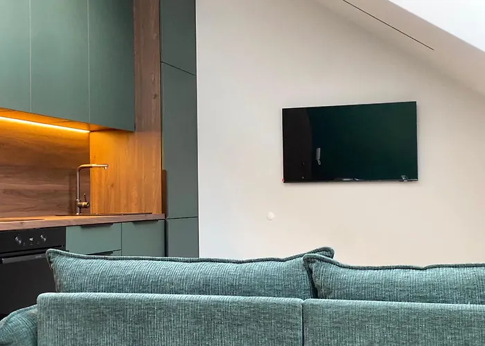 Luxury Old Town River Apartment *